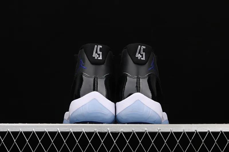 All categories Air Jordan Jordan series basketball shoes Air Jordan 11 X version Air Jordan 11 Space Jam AJ11 Joe 11 slam dunk genuine standard genuine carbon fiber basketball shoes 378037-003